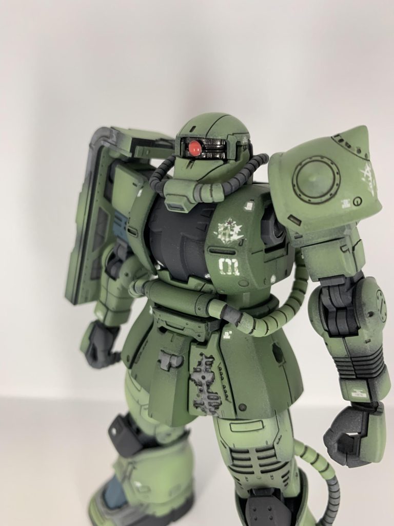 見慣れるとカッコいいですね。不思議なザクです笑