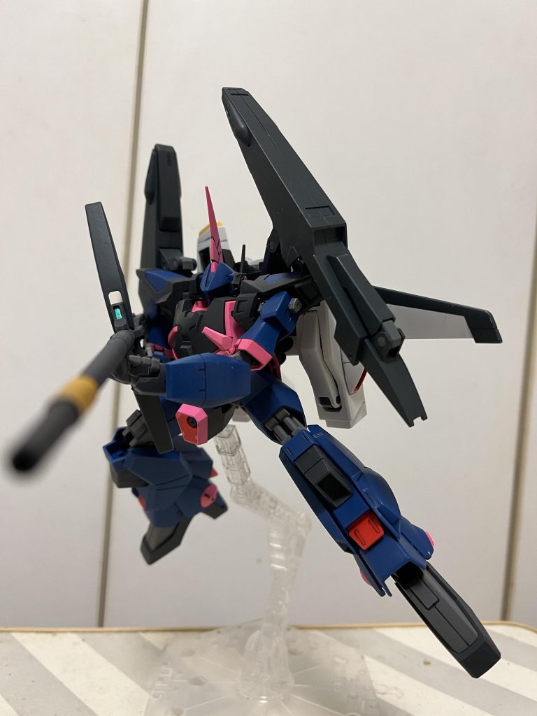 平手が付いてる分、本家Mk-Ⅱよりもライフル構えるポーズが様になりますね