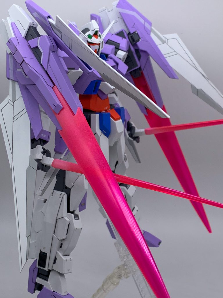 ビームサーベルで四刀流。サーベル塗装が上手くできなかったので供養。