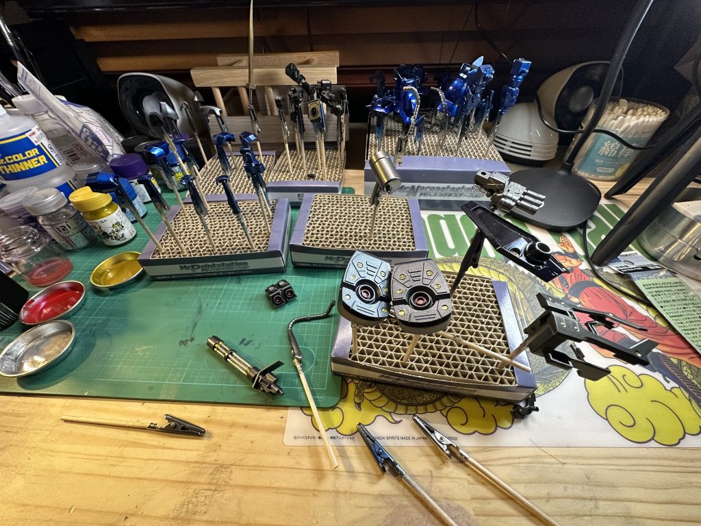 筆塗りは難しい…