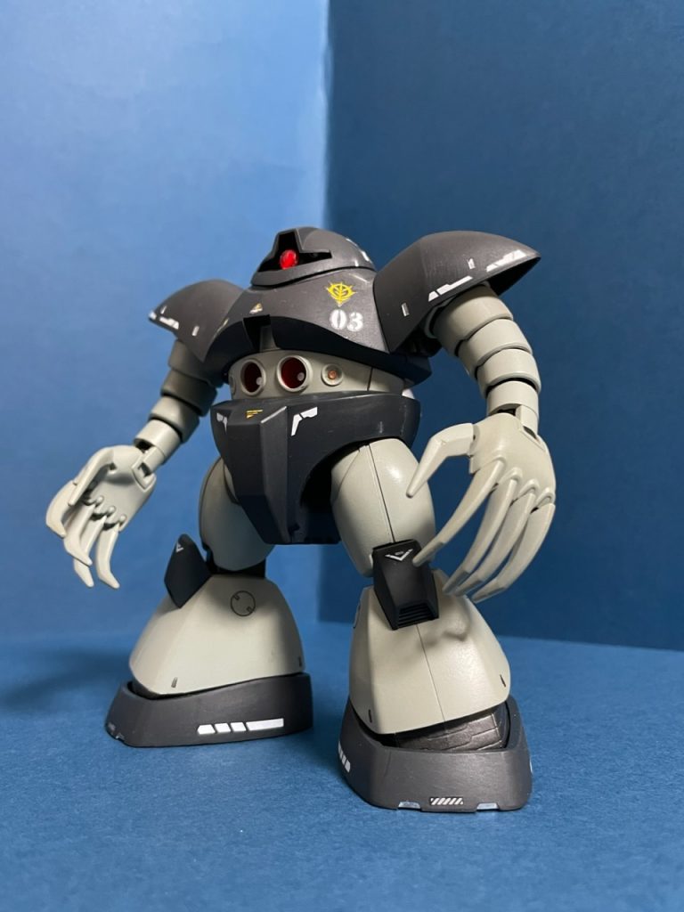 デカールは控え目です。