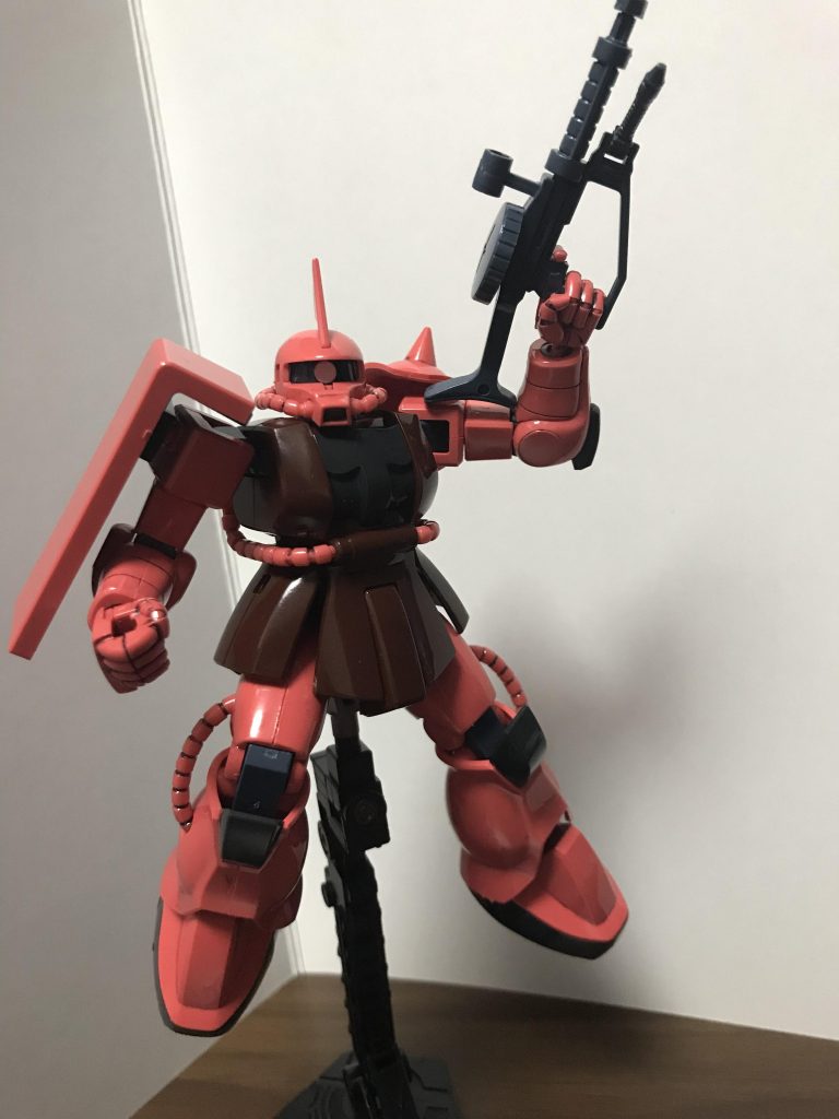 ポージング難しかったですが、ジオン系モビルスーツはまた組みたいです(๑•̀ㅂ•́)و✧