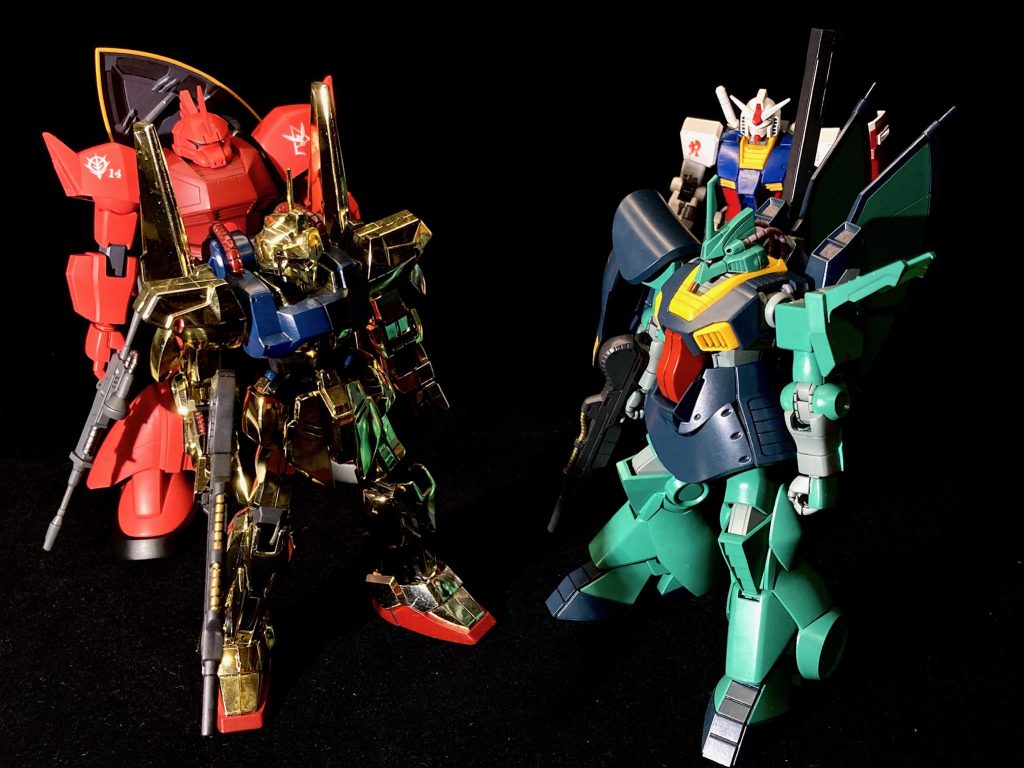 ハイザックに引き続き当時のZガンダム視聴者である子供達を混乱に陥れたであろう事件、7年後にモビルスーツの嗜好がシャッフルされた2人。「これってもしかして、俺たち・私たち、入れ替わってるー!?」百式とゲルググが並ぶと、ゲームボーイアドバンスの「スーパーロボット対戦A」で、特殊条件を満たして鹵獲したシャア専用ゲルググに、中盤になってしれっと自軍に参戦するクワトロを登場させると戦闘BGMが「シャアが来る」に変わるという面の皮厚過ぎ問題を思い出します。面白かったのと意外に強かったのとで、百式そっちのけで赤い彗星に戻ってもらってました笑https://gumpla.jp/hg/849164