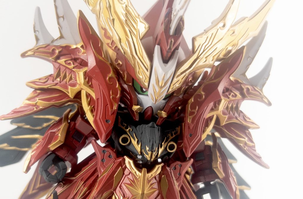 ちょっとディテールがうるさい感じはしますが、ゴージャスって言えばゴージャス。より正義の名に相応しいカラーかもです。パーツ形状はスペドラに寄ってますが、色を変えると大分インフィニットジャスティス風になりますね。