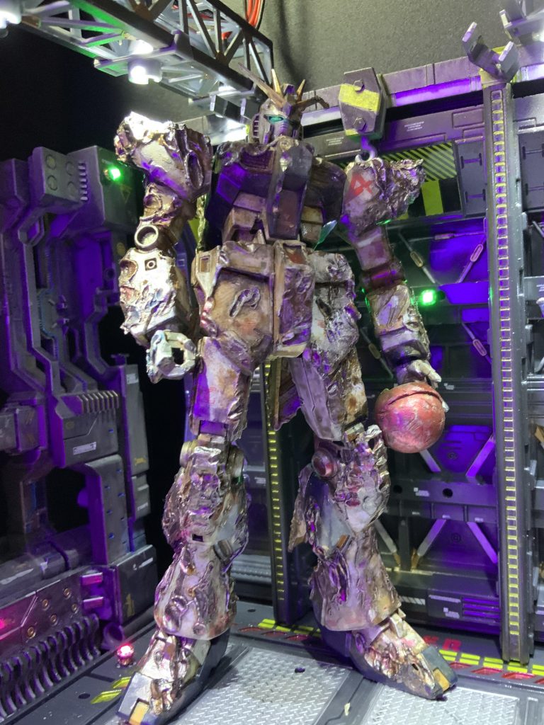 ダメージに関しては基本シルバーを下地にしてます　その後ウェザリングカラー→ラストオレンジ、ステインブレインでドライブラシを行い色々な色を足していきました