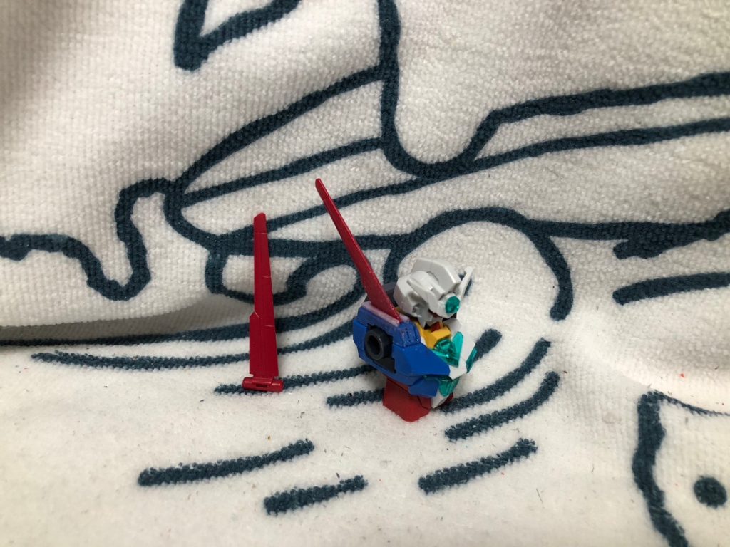 首付近のパーツに関して、余ってたアルケーの肩パーツを使い接着。