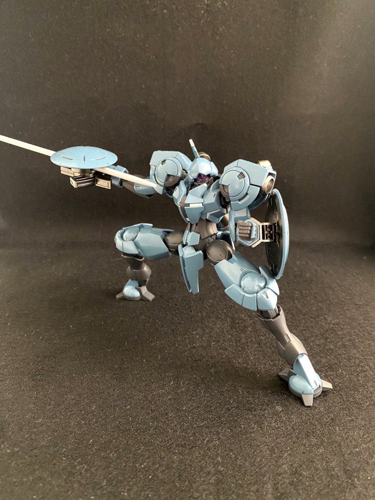 ポリキャップレスでこんなポージングも出来るなんて最近のガンプラはマジでどうなってるんだ、、、(まだまだ可動範囲に余裕ある)