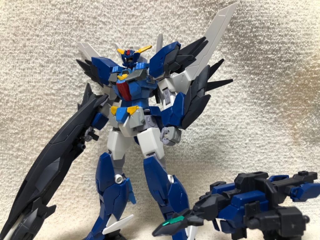 メルクワンユニットの装備であ、これ行けるんではという安易な発想で制作を開始。腕部や肩パーツが使わないため今回は切除