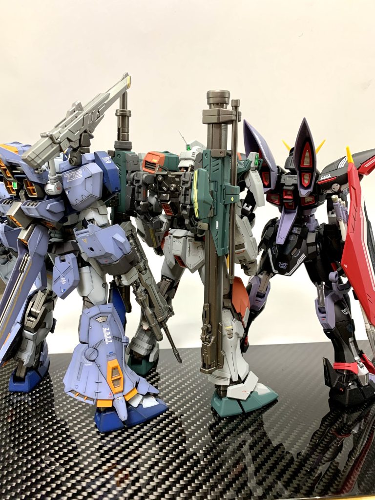 情報量が多く気に入っている並んだ後ろ姿です。