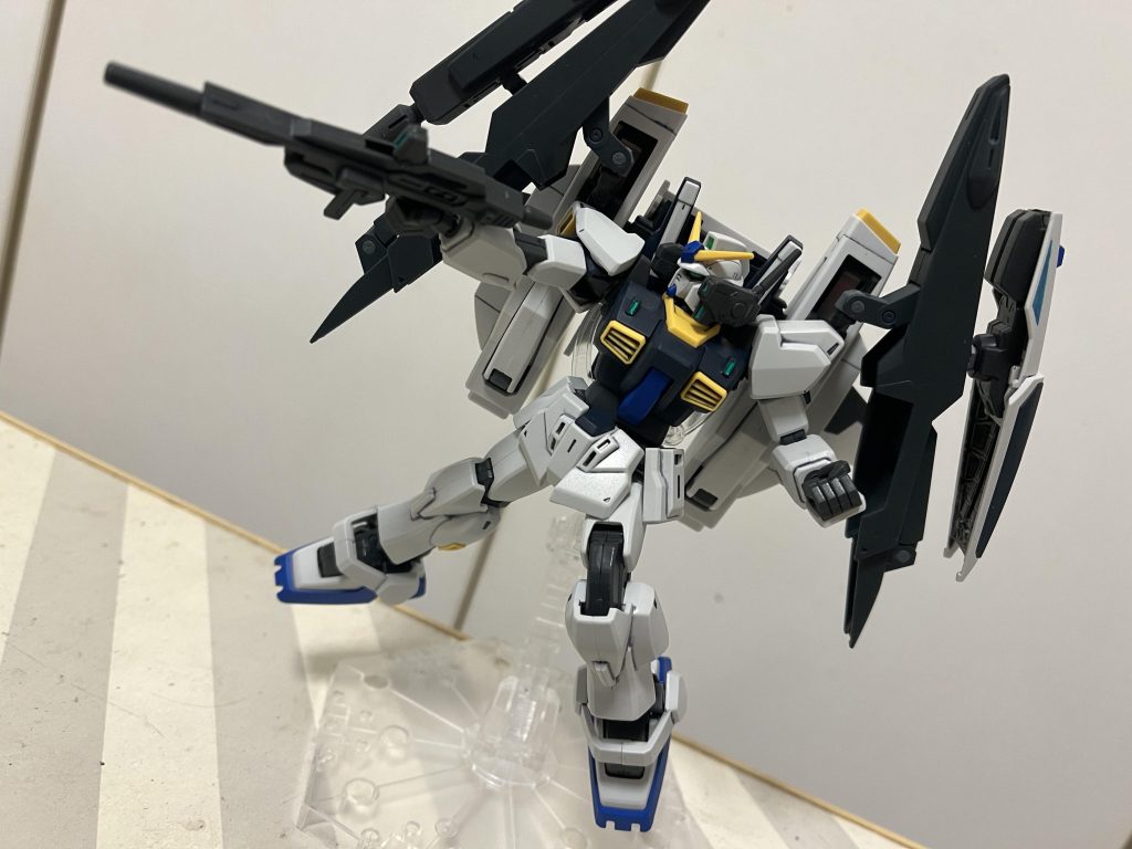 劇中でもMk-Ⅱディフェンサーの状態で、普通のライフルやサーベル使う戦闘があっても良かったと思うの。