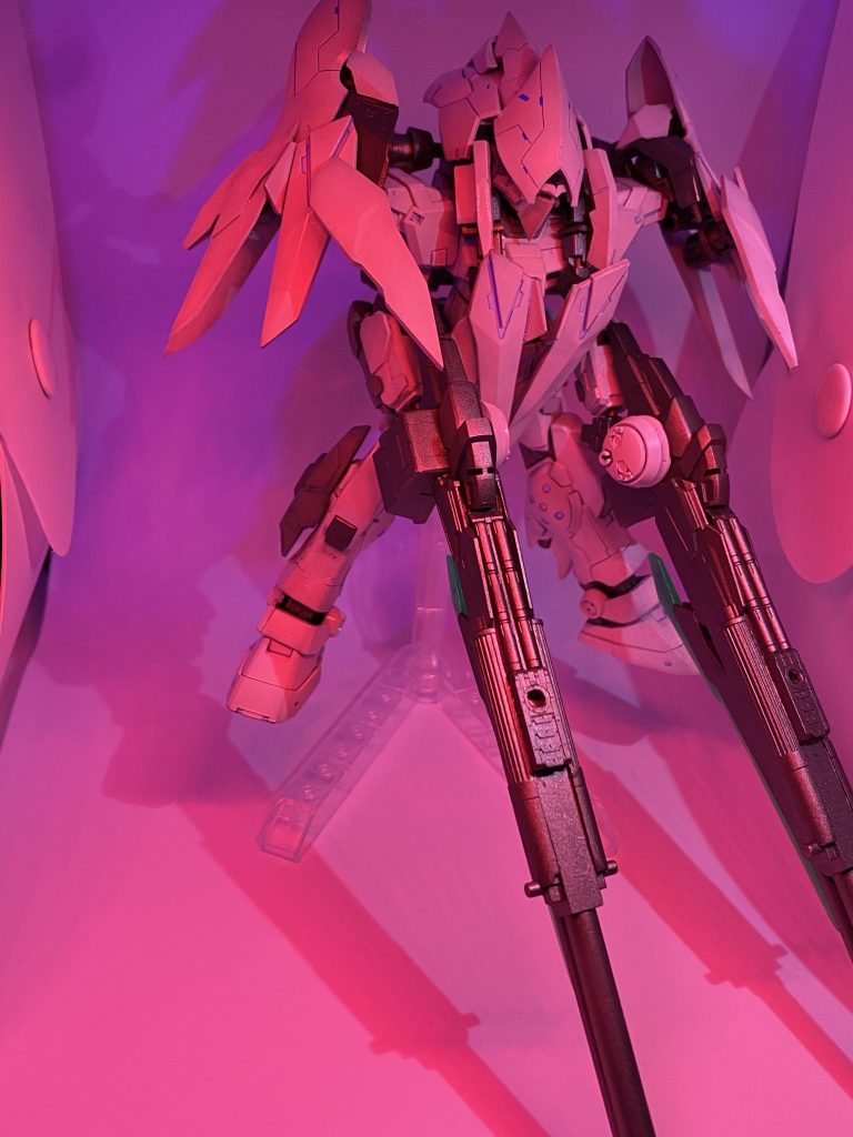 EX-TRANS-AMシステムGNモシン・ナガンが単体でTRANS-AMを、機体本体がEXAMを発動させるシステム。基本的にはどちらかを単独で発動する。EXAMシステムは機体の機動性をあげる目的で、TRANS-AMは高濃度圧縮粒子をGNモシン・ナガンにのみに展開し純粋な火力強化の目的で使われる。同時に発動することでEX-TRANS-AMシステムとして発動。高濃度圧縮粒子を機体全体に展開することで機体全体が赤くひかりその凄まじい速度と火力で敵機を殲滅する。この際にGNモシン・ナガンをツインバスターライフルのように連結することで2つのGNドライブが直結することで発生した莫大な粒子の全てを解放したビームを放つことが出来、その威力は一撃で宇宙要塞をも粉砕するほどである。以下写真です。