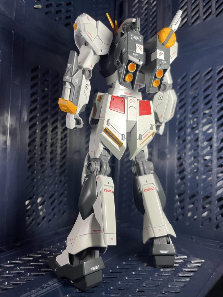 デカールもりもり、筋彫りちょこちょこ、塗装グダグダとなっております。