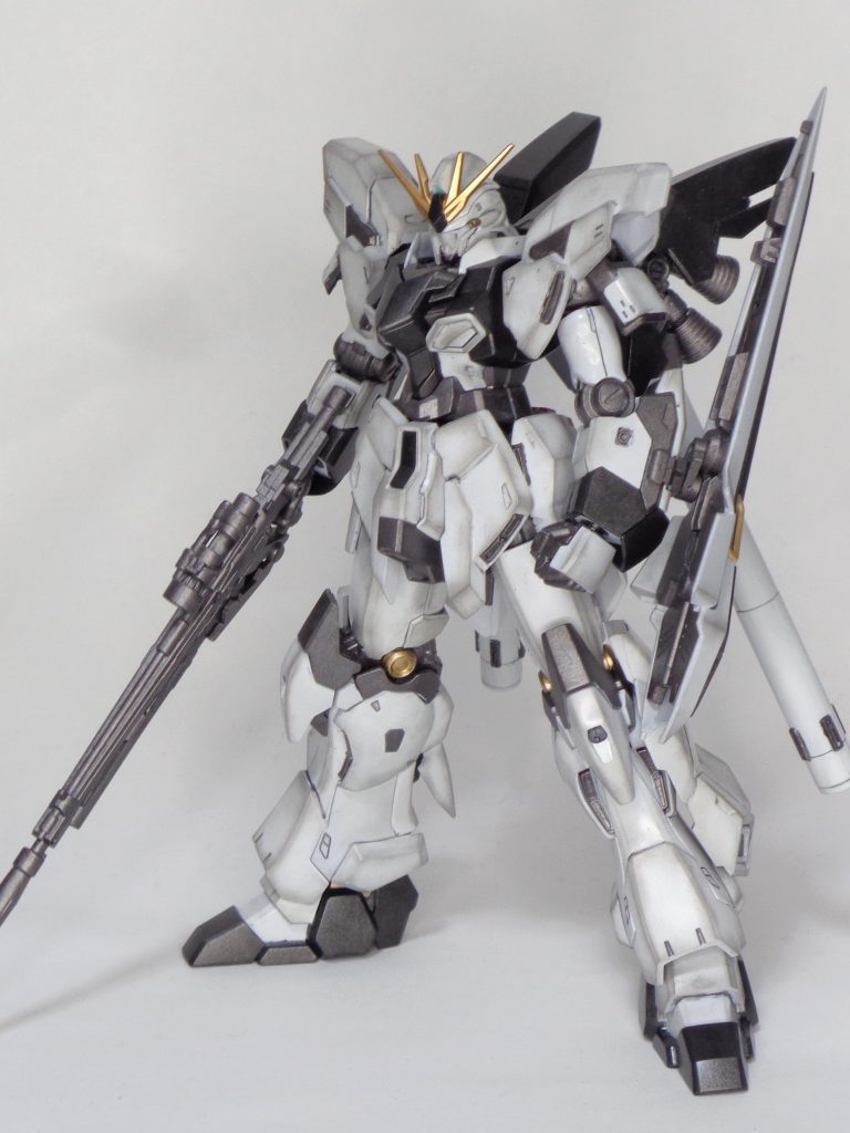 過去作になります　何番煎じか分かりませんが、HGシナンジュスタインにEGνガンダムのトサカを移植しました