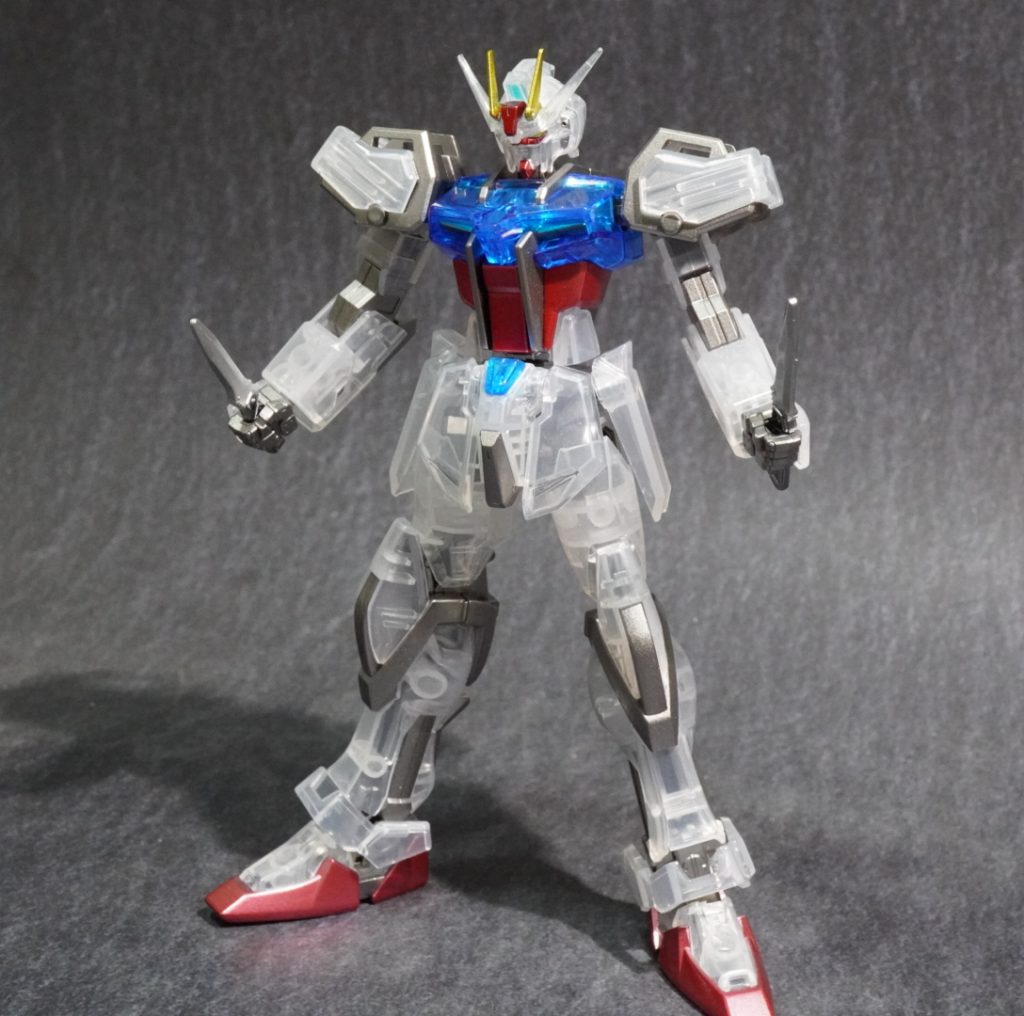 写真だとわかりづらいですが、光沢クリアー仕上げで、かなりテカテカです。