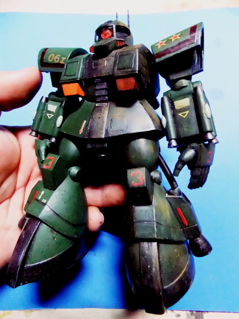 向かって左側はウェザリング無しの状態、右側はウェザリング済みデス(笑)