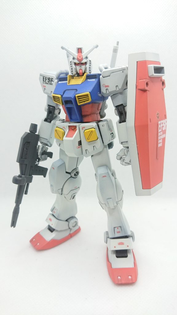 本塗装のトリコロールもカトキ風にパステル系のカラーで塗りました