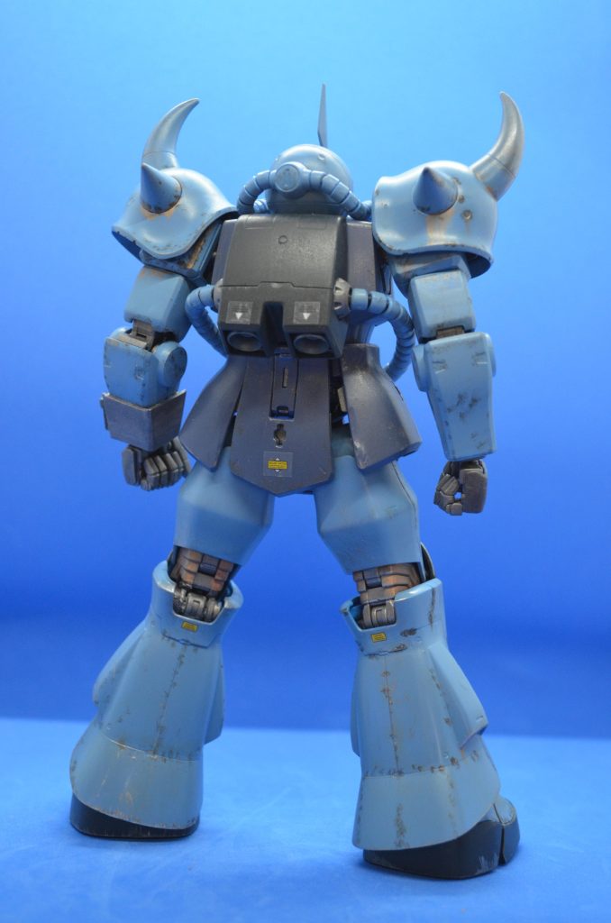 バックショット。全体にデカールは少なめ・・・というかほとんど貼っていません。