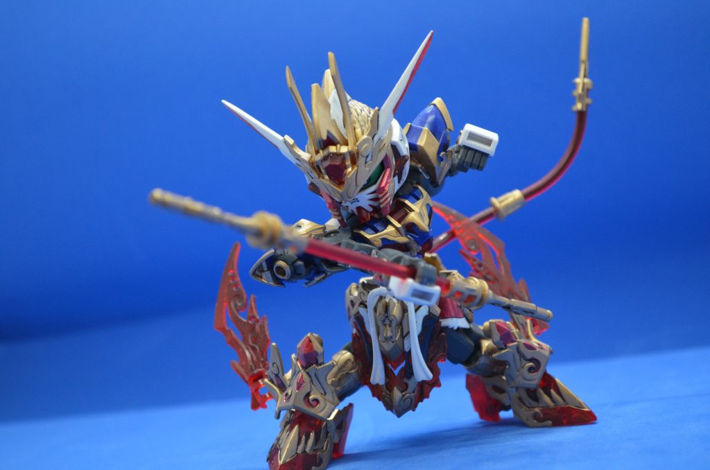 如意棒で攻撃！腕や肩の可動範囲がよくなると、格闘ポーズがしやすいです。