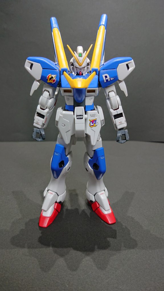 機動戦士Vガンダム登場の主人公乗り継ぎ機体です。こちら素組み+墨入れ+デカールのお手軽作成です。ちょっと前に組み立てたのでその時には薄刃のニッパーがないため、ゲートが目立ってます(汗リアタイ世代でしたが、習い事してたこともあり帰るころには終わっている作品でした。なので所々でしか内容は覚えてません・・・