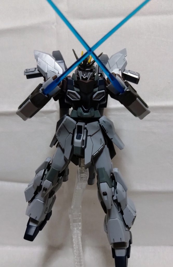 「赤い彗星の再来だと……?どこまでも情けない奴めっ!」MGシナンジュ・スタインを意識して腕部からビーム・トンファーを出せるように加工してみました。今回はこれで終わろうかと思います。最後まで見ていだきありがとうございました!