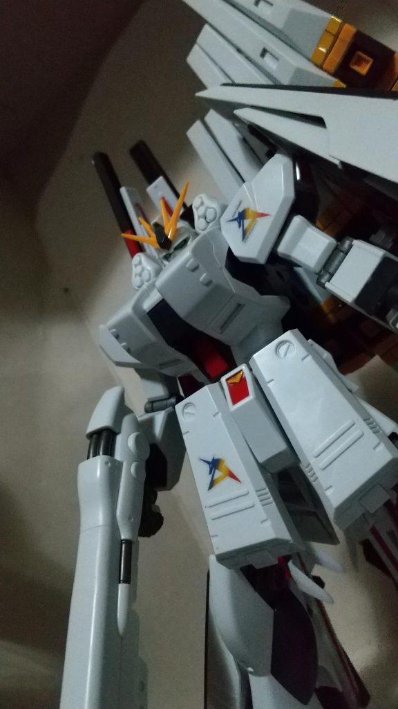 今回はHGνガンダムHWSを、改造してみました！   