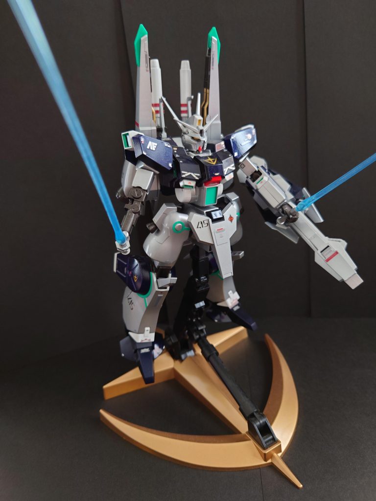 連邦仕様のアクションベースにて