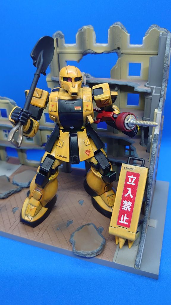 水性ホビーカラーでイエローをそのまま塗ろうとしましたが、全然色が乗らず・・・オレンジイエローにつや消しホワイトを混ぜて黄色を塗りました(3度塗り)最後にリアルタッチマーカーで、簡単に仕上げです