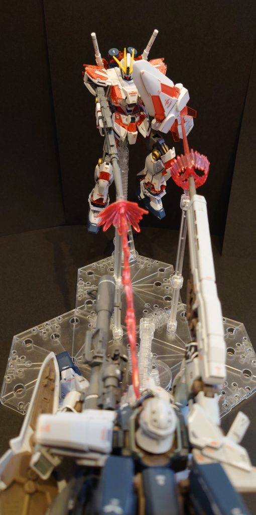 シナンジュスタインとの戦闘シーンをイメージして作成。