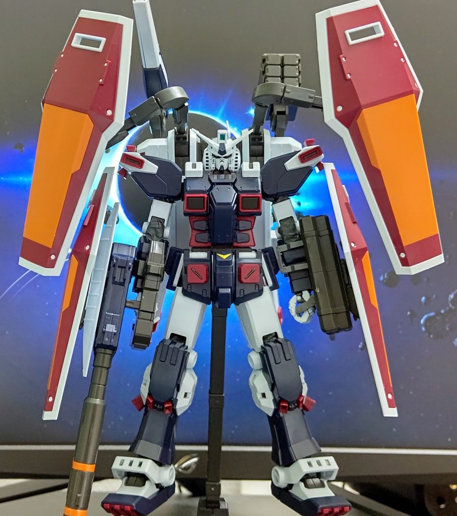 漢のロマンであるフルアーマー形態フルアーマー前提で設計されたためか着膨れ感もなくかなりスタイリッシュに纏まってます盾4枚装備は相手からしたらエグいですよね、ただでさえ速くて火力お化けでアーマー自体硬いのに…