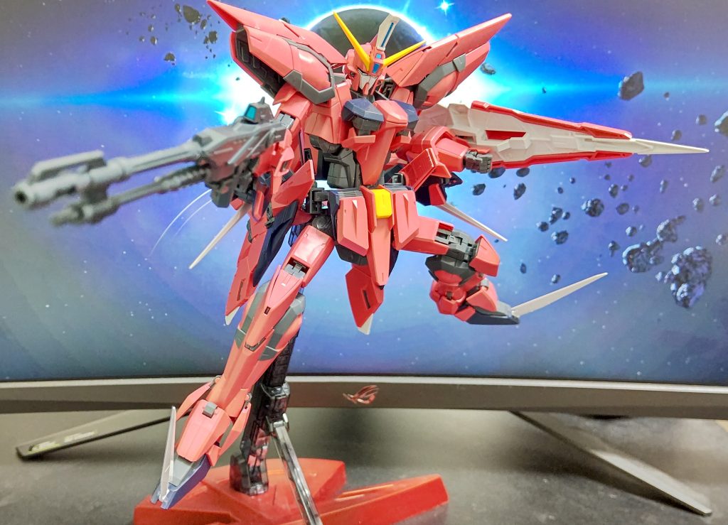 スタイリッシュなSEED系キットなだけあって射撃ポーズも様になります