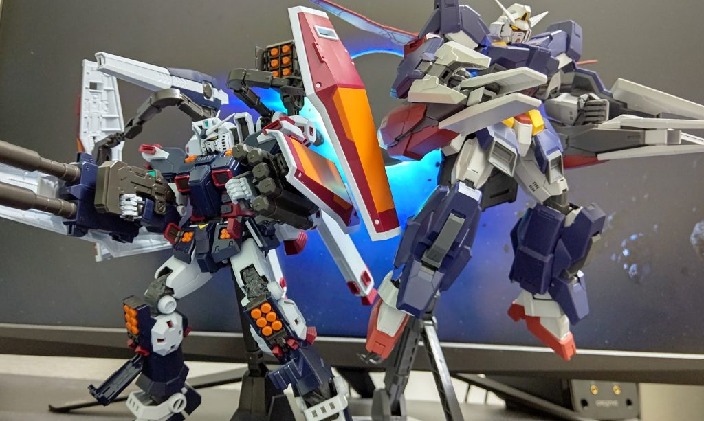 似たようなフルアーマー系ガンダムなので並べてみたけど圧巻ですね