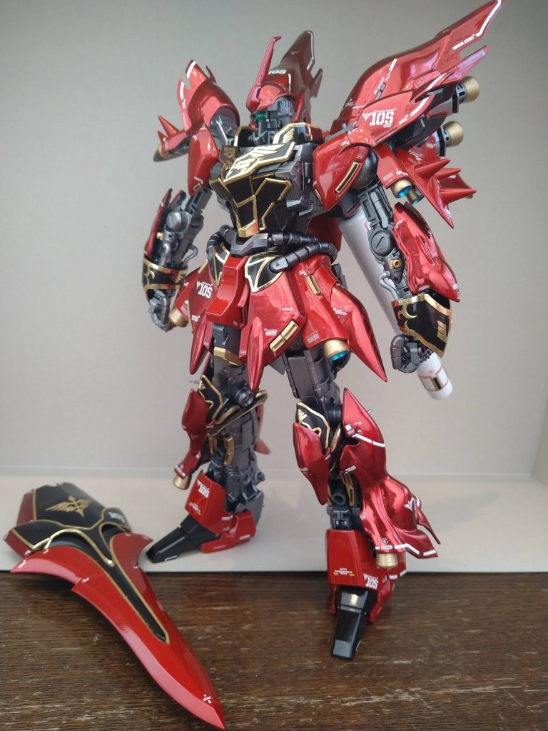 フレーム状態から外装を少しづつ付けていくのがMGの醍醐味で楽しいです