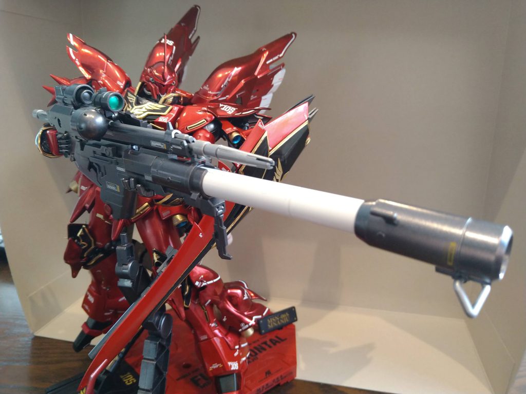 エングレービングは艶有りブラックに付属の水転写デカールを使用しました。