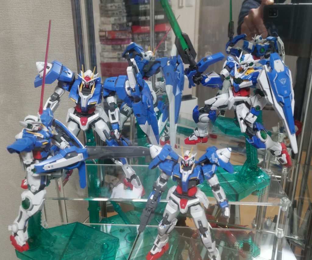 撮影前の飾りでした。どのよーに戻そー(汗) いつもご覧いただきありがとうございます。次回からはユニコーンのＲＧの予定です。よろしくお願いします。