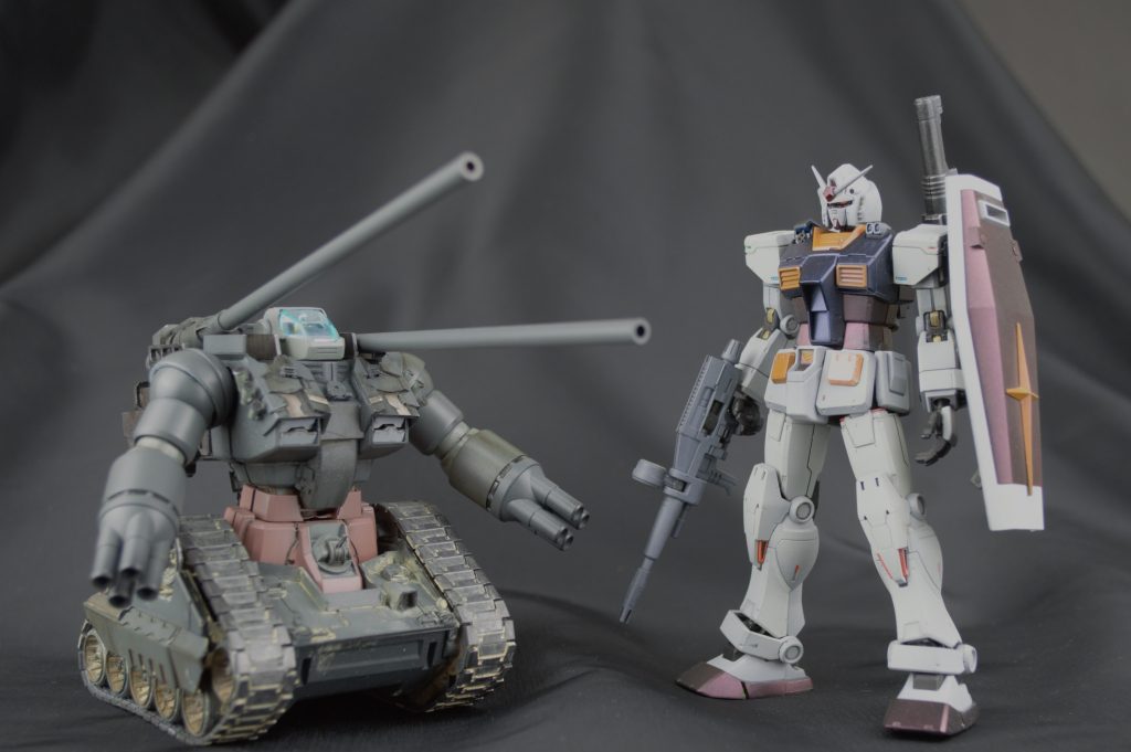 全体的に上下に詰めて、重心が低くなるようなイメージで作ってみました腰の関節新造に伴って沈み込ませたのが影響大きいです