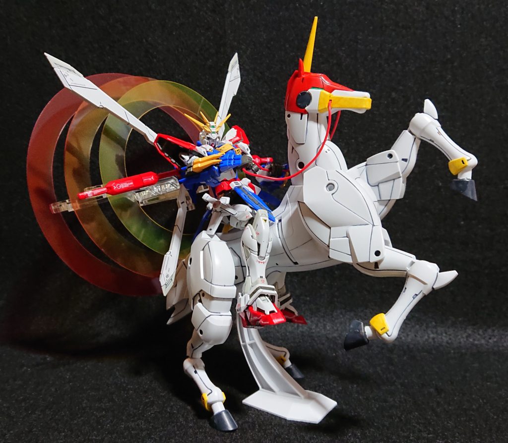 風雲再起はHGFCマスターガンダムの流用だったので組まずに師匠から拝借。スミ入れと部分塗装してあります。