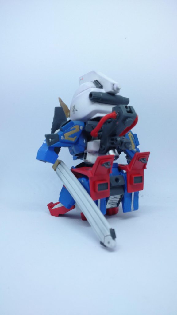 追記            リアルモード時の腕と肩パーツは磁石接続でSDの背中に付いています。 正面からだとほぼ見えませんw