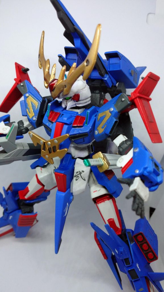 胴体のアップ、マスキングしづらい部分が多く 筆塗りでやりました。