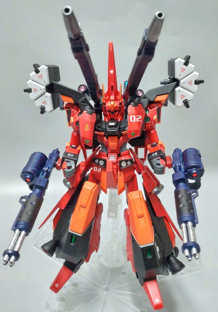 アーマドパーツを装着した状態です。宇宙開発が目的ですが、外敵に対応出来るよう武装したという設定です。おそらく開発者的には不本意な判断。