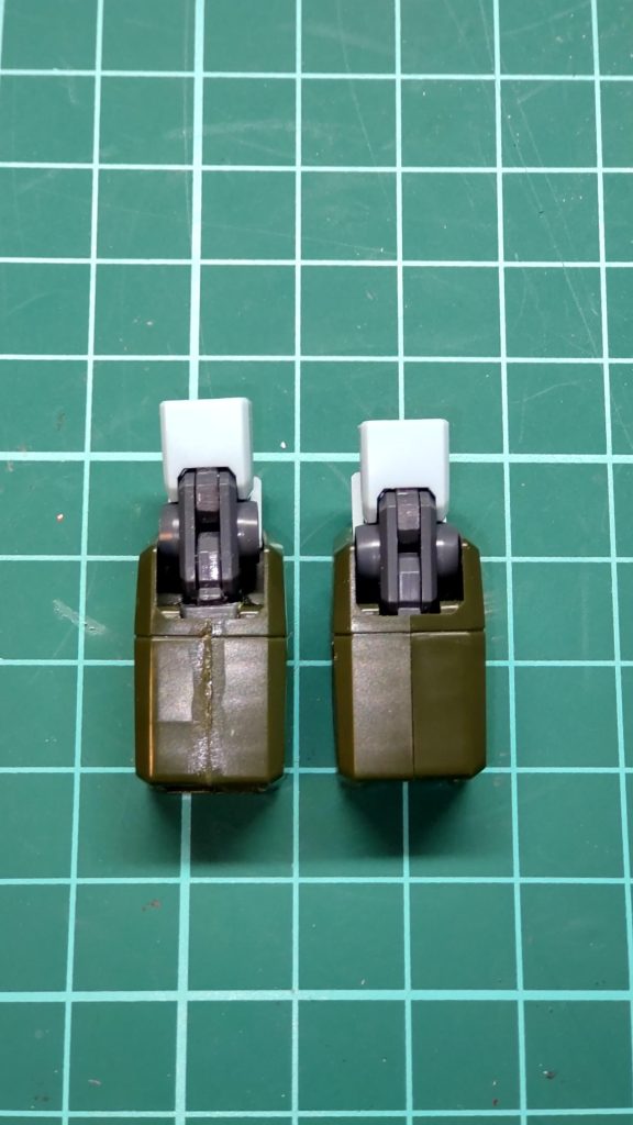 関節と前腕を加工して組み合わせた物です。2㎜ほど伸びていますが、胴体と太ももを延長しているので問題ありません。