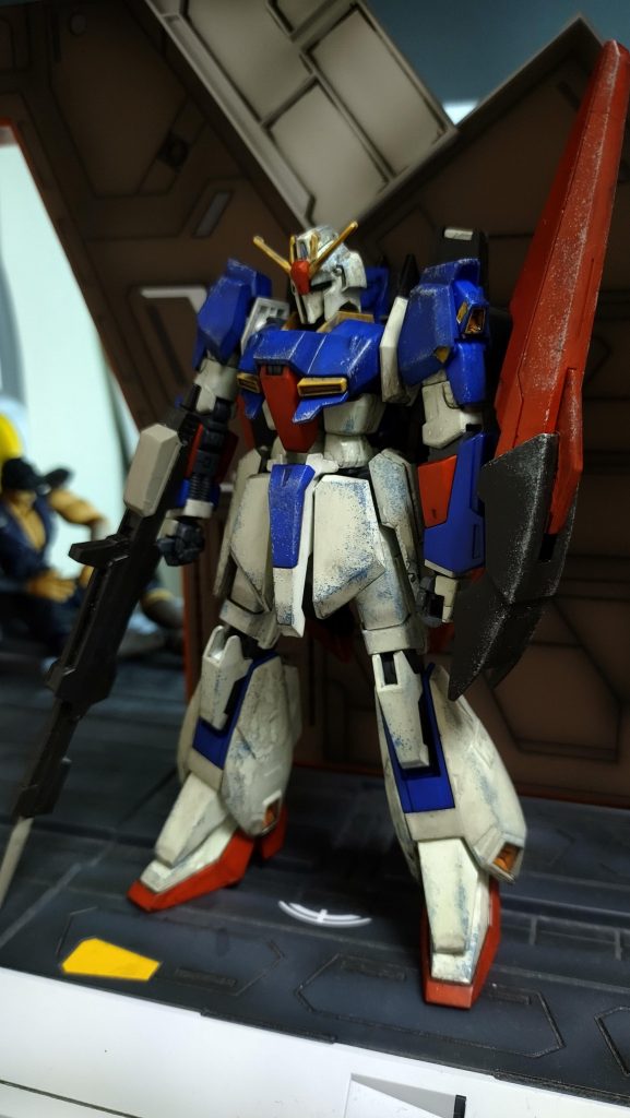 デカール張るか迷いましたが、マーキングシールもデカールも無しで劇中に近いイメージです。