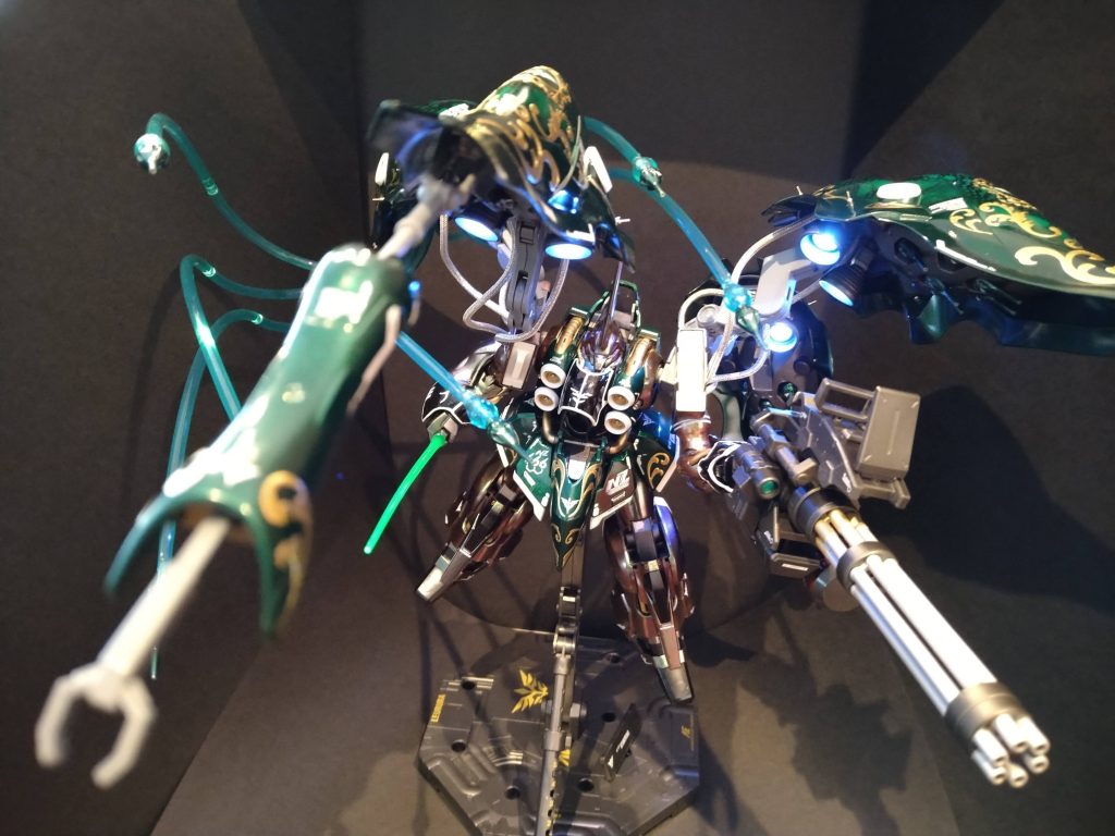 キュベレイ用のファンネルエフェクトをほぼ無改造で取り付けできました。