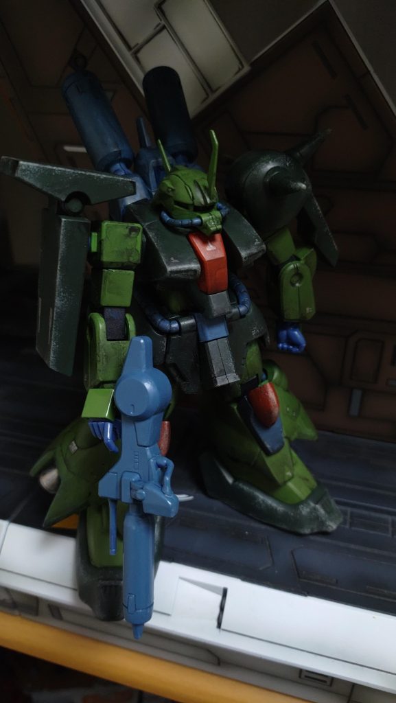 1999年のキットだけあって合わせ目消さない所は目立ちますね。