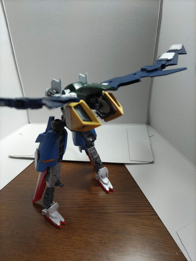 使用キットは レギンレイズ・ジュリア、ZⅡ、クスィー、30MMガンダムマーカー塗装です。