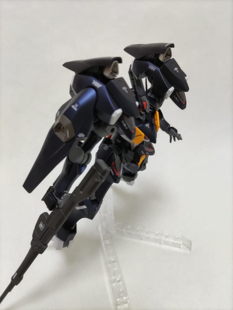 ガイアのプリズムブルーブラックで塗装したけど、あまりわからないかな。