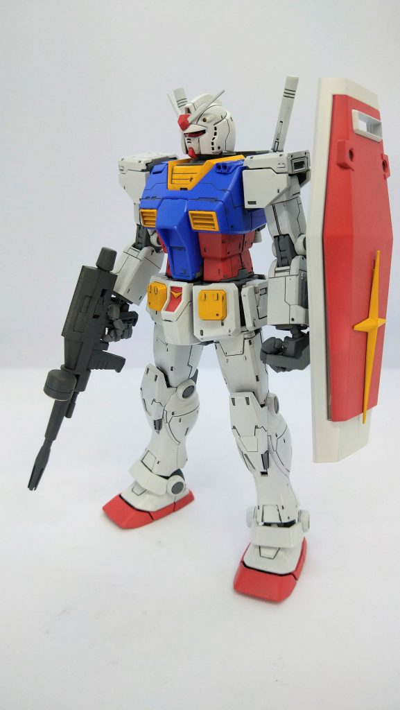 あるあるな胴の寸詰まり感もなく、バランスの良いプロポーションしてますね。若干胴の幅が広いような気はしますが。