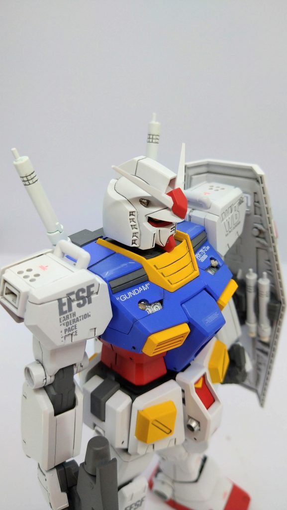 バージョン違いのガンダム連投ですが、見比べるとデザインコンセプトの変遷が伺えて面白いです。