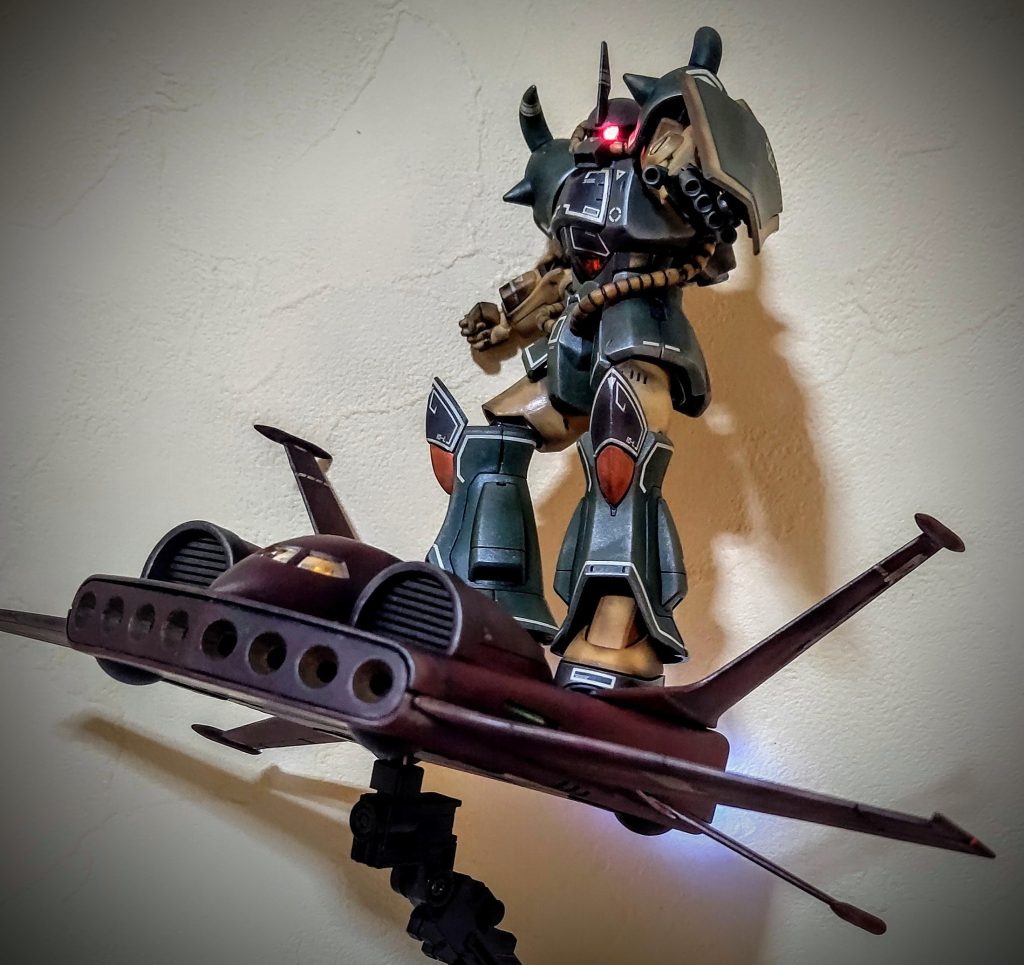 ネオジムを仕込んでグフを乗せれるようにしました。