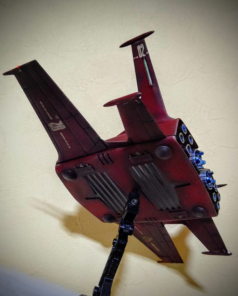 尾翼航法灯と垂直尾翼の編隊灯もうっすら光ってます。航法灯はもっと強い光にしたかったです。