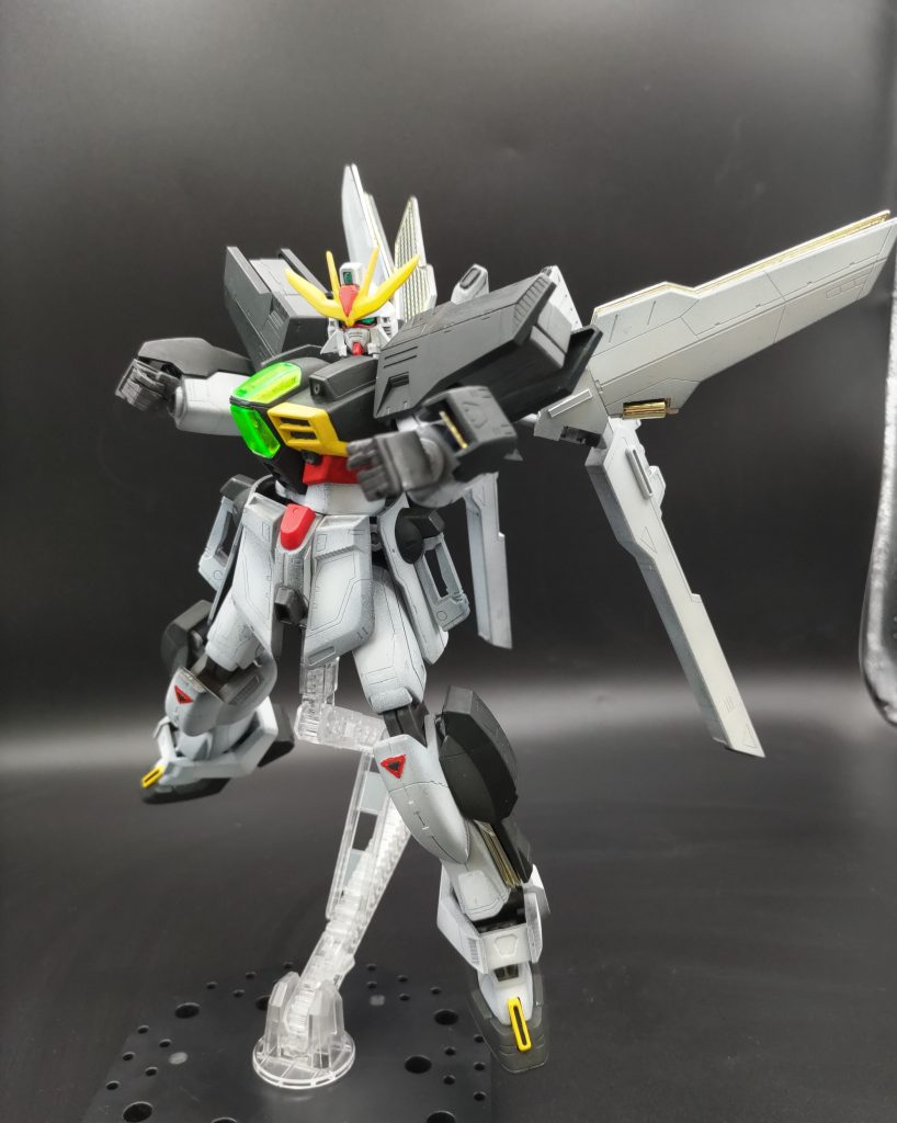 可動範囲は弄ってないので広いとはいえませんが、少し動かすだけで中々映えますね！